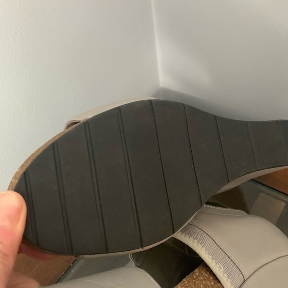 NEW size 9 premium brand leather wedge sandals - Picture 7 of 10